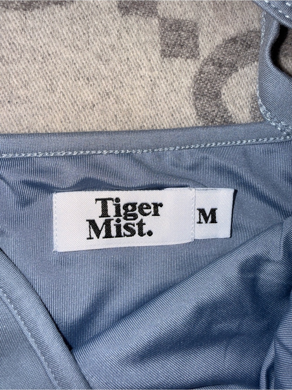 Tiger Mist V-Neck crop in Dusty Blue - Picture 3 of 8